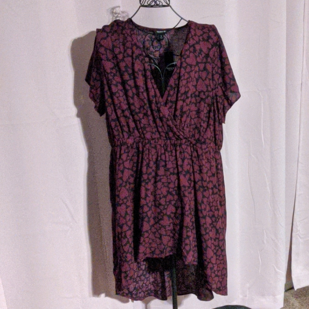 BRAND NEW Torrid High Low Heart Top